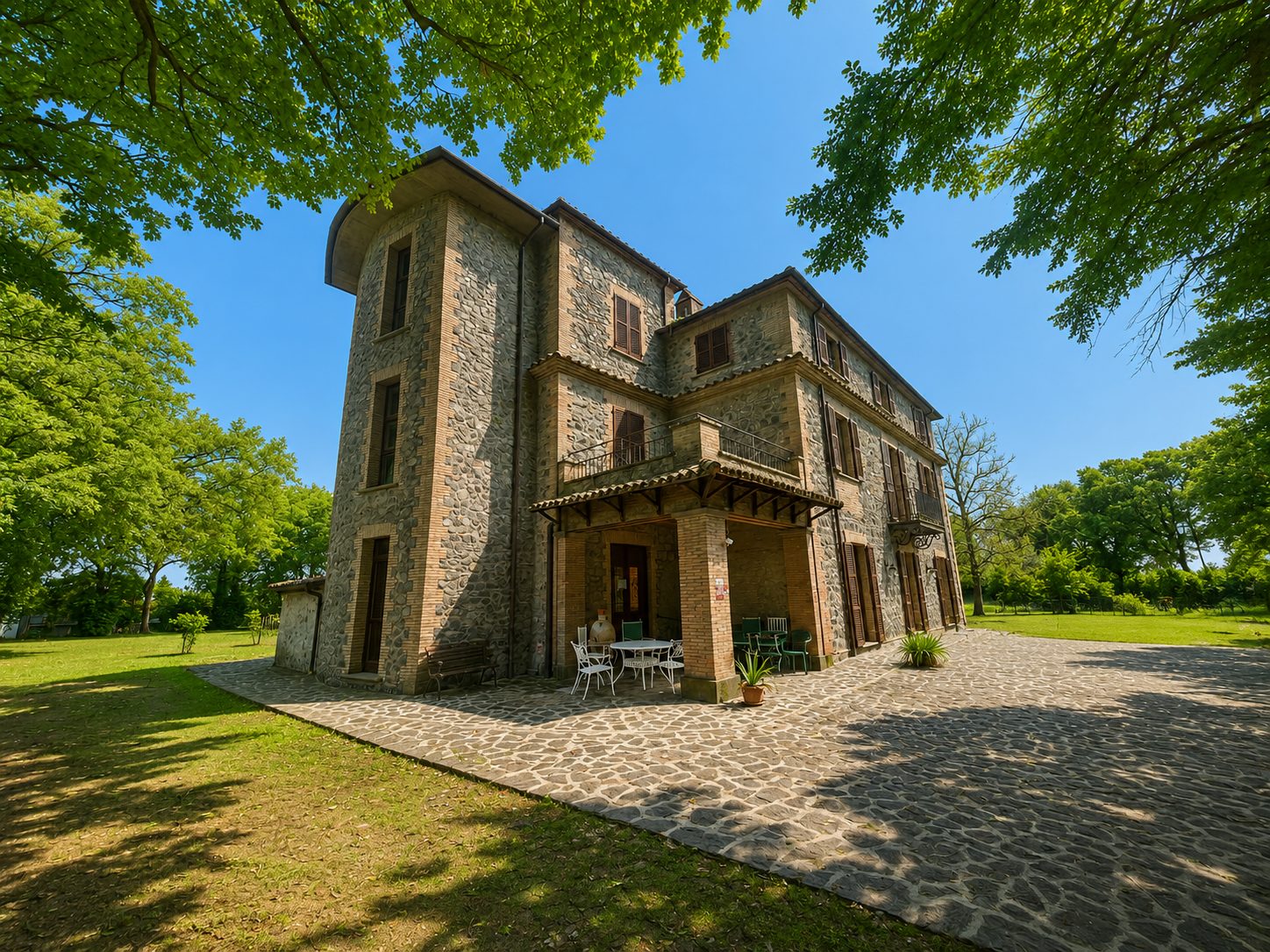 La Villa — Eleganza e socialità