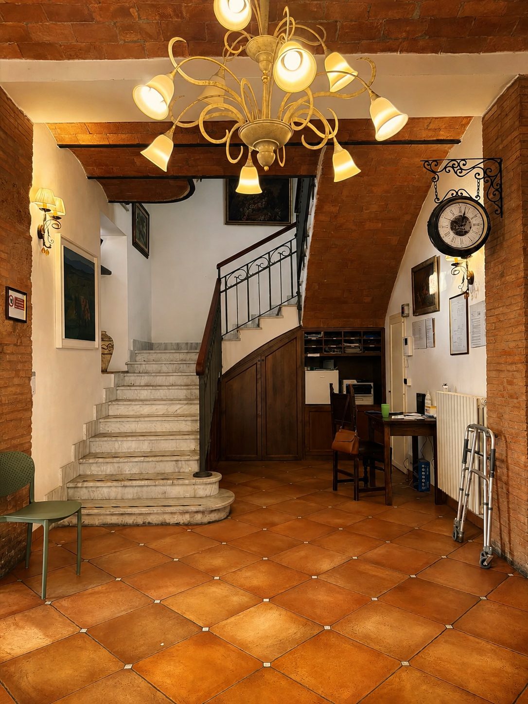 La scalinata d'ingresso